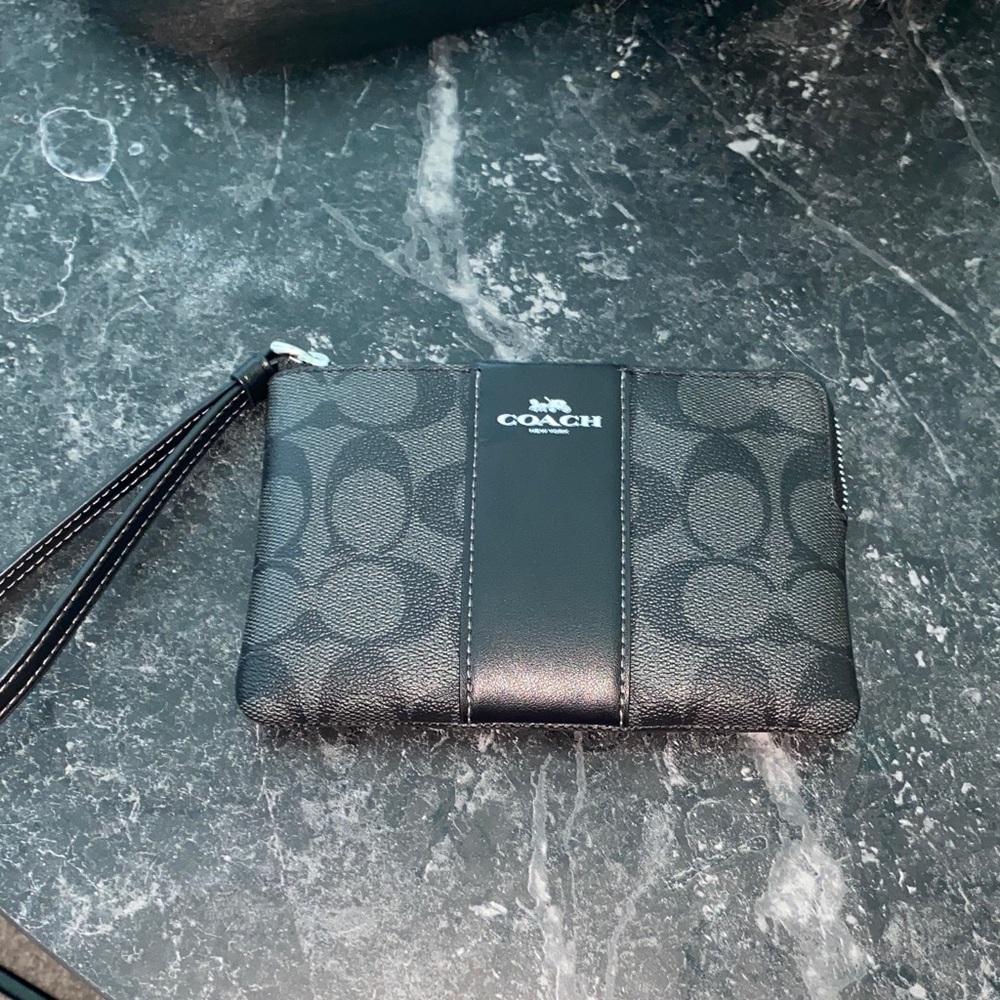 Coach Signature Black Wristlet